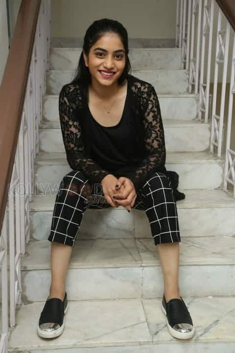 Actress Punarnavi Bhupalam New Photos 23