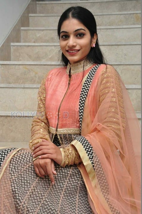 Actress Punarnavi Bhupalam Photos 01