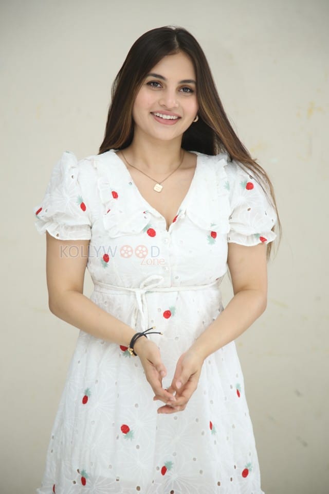 Actress Ramya Pasupuleti at Maruthi Nagar Subramanyam Interview Photos 17