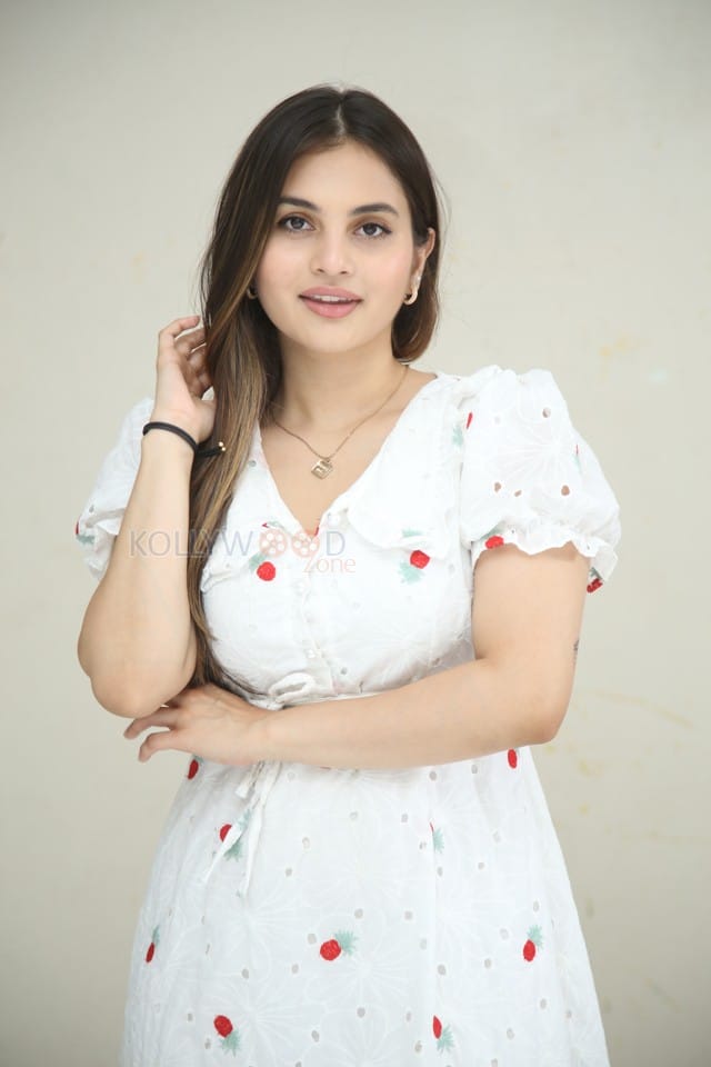 Actress Ramya Pasupuleti at Maruthi Nagar Subramanyam Interview Photos 24