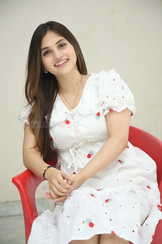 Actress Ramya Pasupuleti at Maruthi Nagar Subramanyam Interview Photos 44