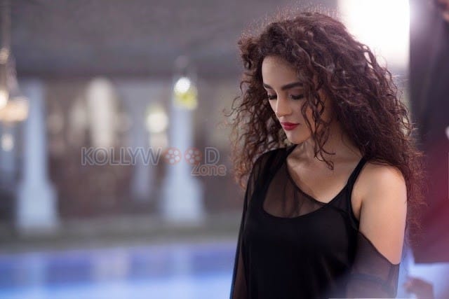 Actress Seerat Kapoor New Sexy Stills 06