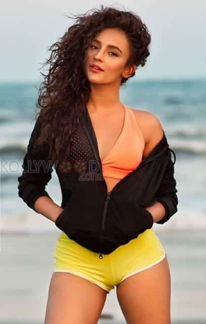 Actress Seerat Kapoor New Sexy Stills 07