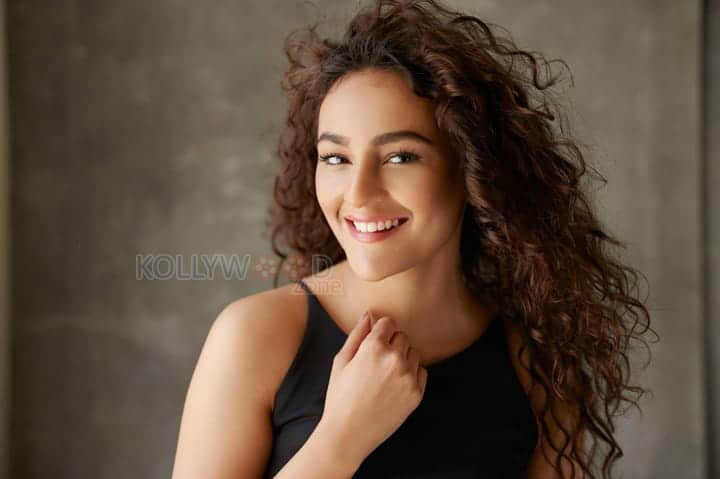 Actress Seerat Kapoor Photoshoot Pictures 02