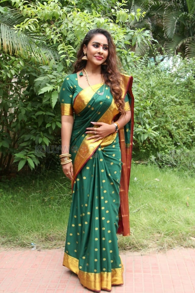 Actress Sri Reddy Press Meet Photos 01