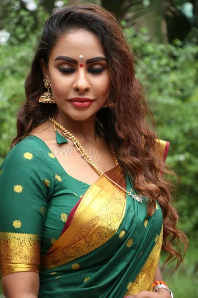 Actress Sri Reddy Press Meet Photos 09