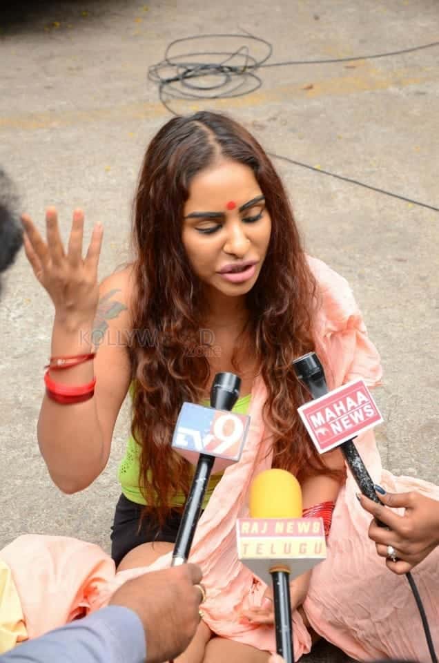 Actress Sri Reddy Protesting Against Casting Couch In Tollywood Photos 02