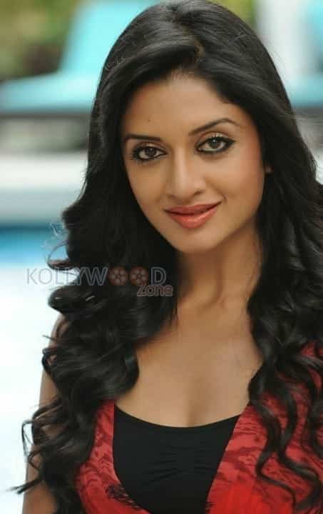 Actress Vimala Raman Photoshoot Pictures 11