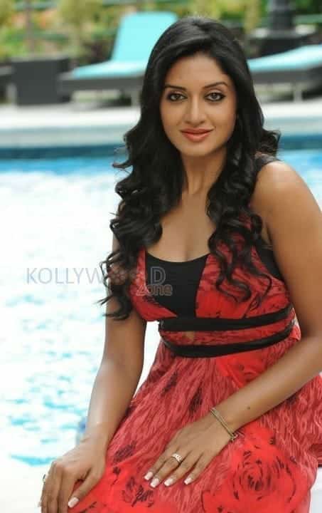 Actress Vimala Raman Photoshoot Pictures 24