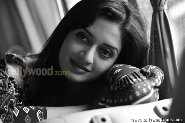 Actress Vimala Raman Sexy Pics 22