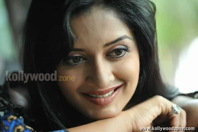 Actress Vimala Raman Sexy Pics 28