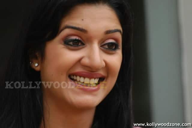 Actress Vimala Raman Sexy Stills 03