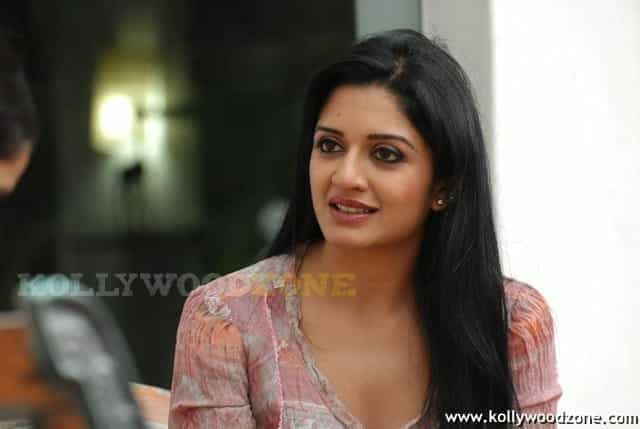 Actress Vimala Raman Sexy Stills 22