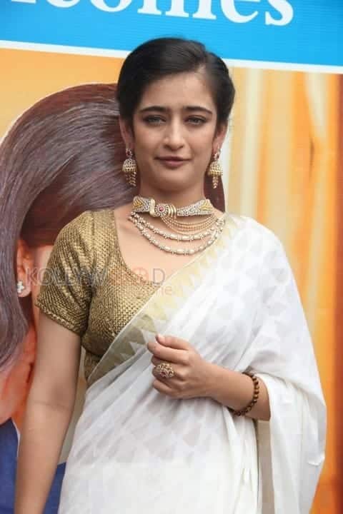 Akshara Haasan Stills 05