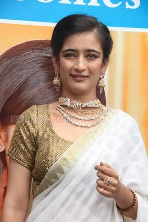 Akshara Haasan Stills 06