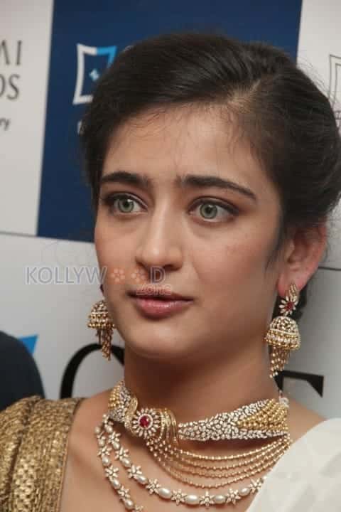 Akshara Haasan Stills 10