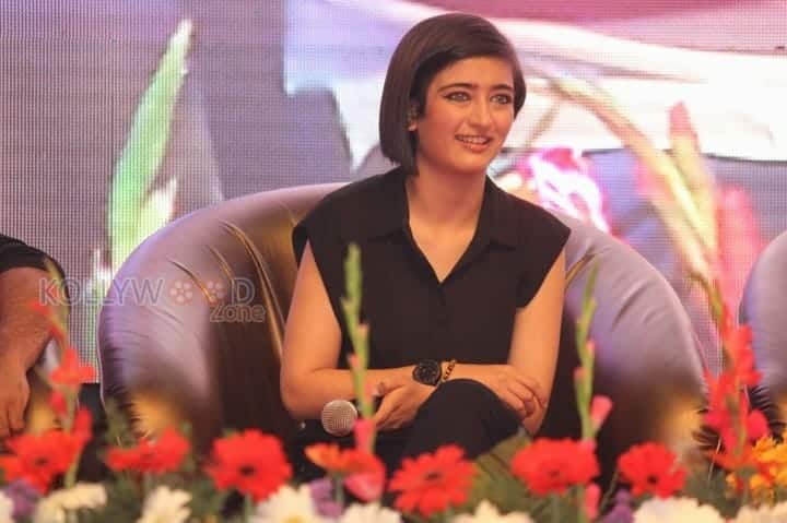 Akshara Hassan Photos 08