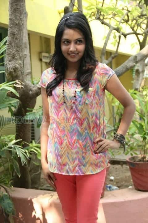 Beautiful Actress Mahima Nambiar Photos 25