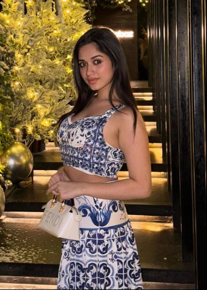 Beautiful Jannat Zubair Rahmani in a Blue And White Short Spaghetti Strap Crop Top and Long Maxi Skirt Photos 03