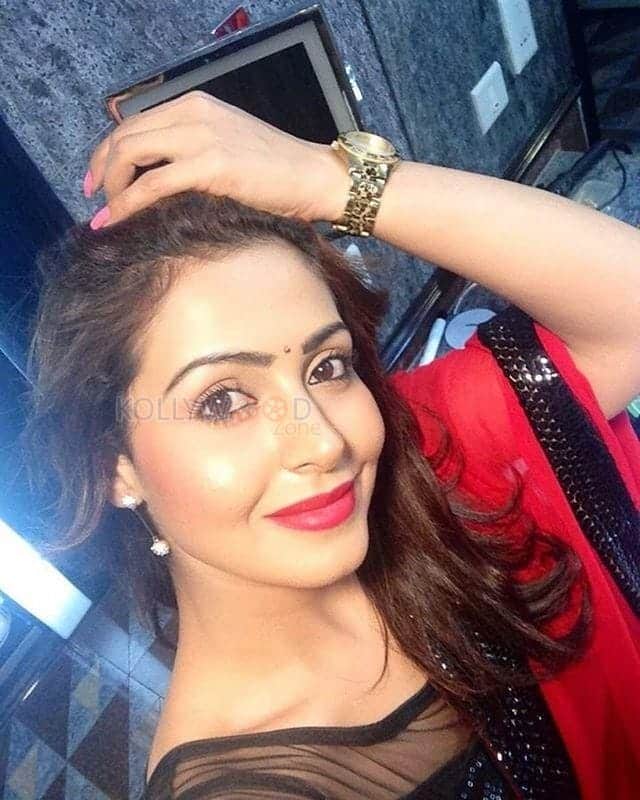 Bigg Boss Fame Nandini Rai Photos 03