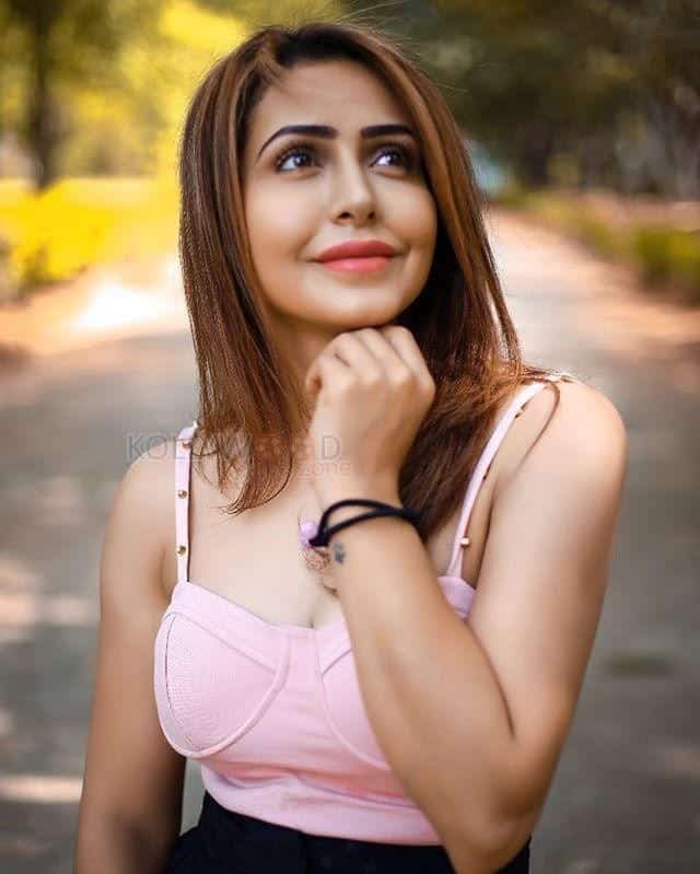 Bigg Boss Fame Nandini Rai Photos 15