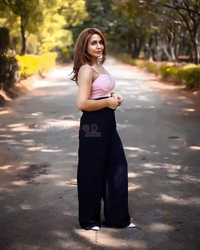 Bigg Boss Fame Nandini Rai Photos 16