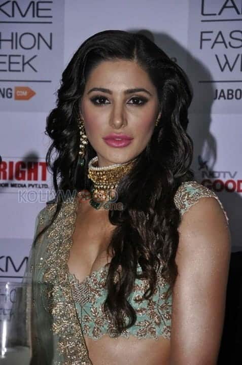 Bollywood Actress Nargis Fakhri Sexy Cleavage Photos 10