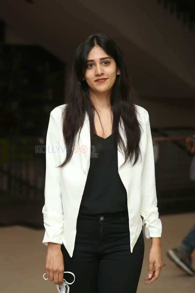 Chandini Chowdary At Color Success Meet Photos 16