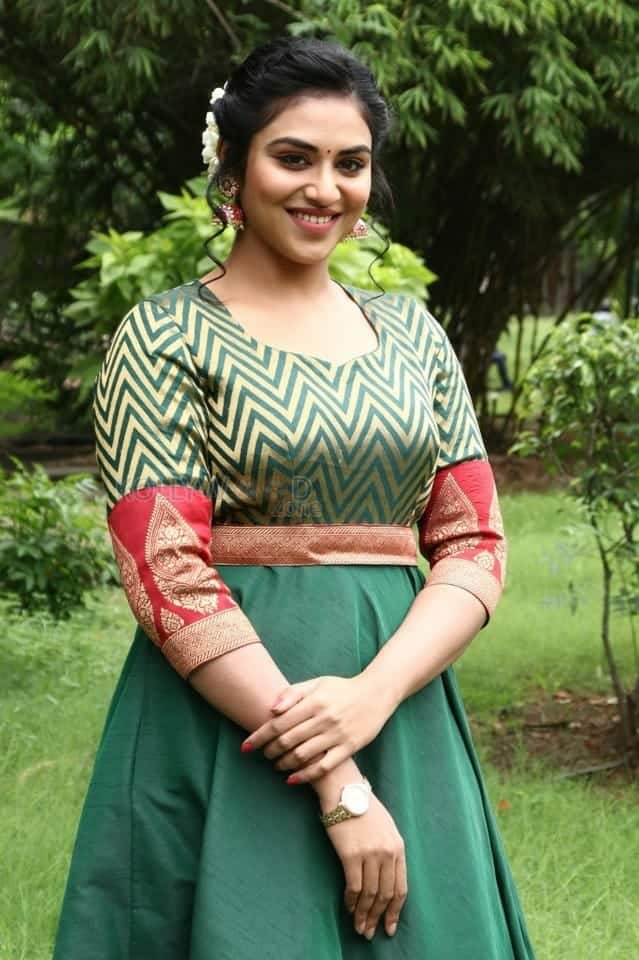 Indhuja Ravichandran At Magamuni Press Meet Photos 02