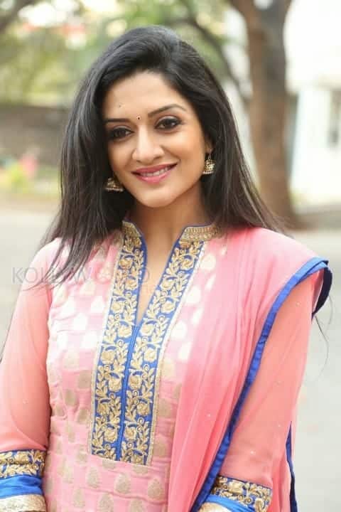 Mallu Actress Vimala Raman New Photos 02