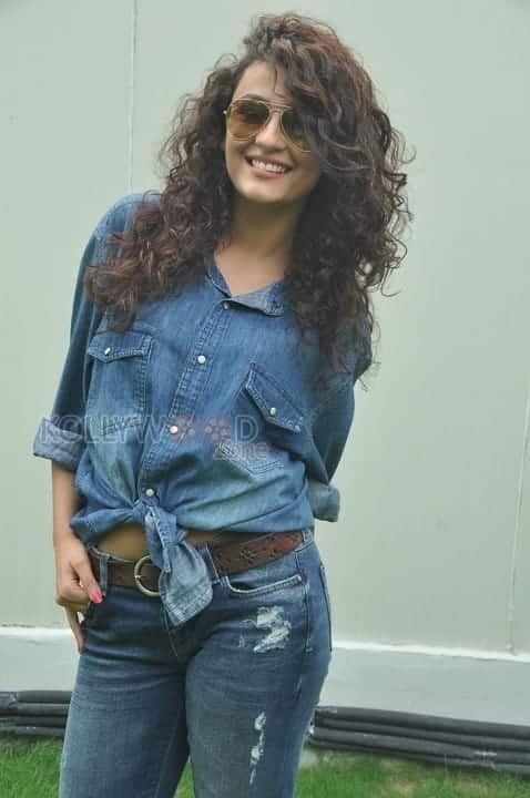 Run Raja Run Movie Heroine Seerat Kapoor Pictures 18