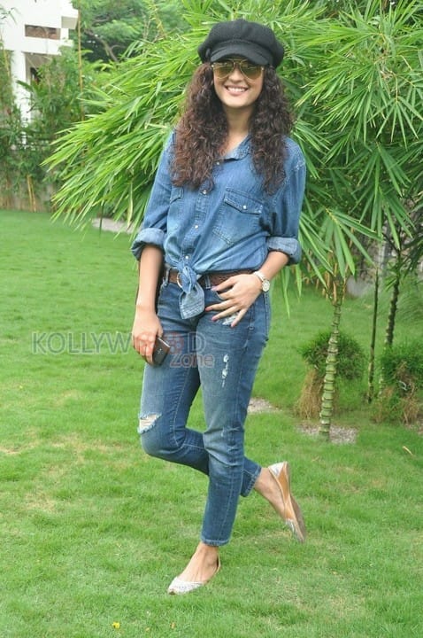 Run Raja Run Movie Heroine Seerat Kapoor Pictures 25