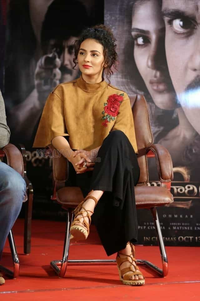 Seerat Kapoor At Raju Gari Gadhi 2 Press Meet Photos 04