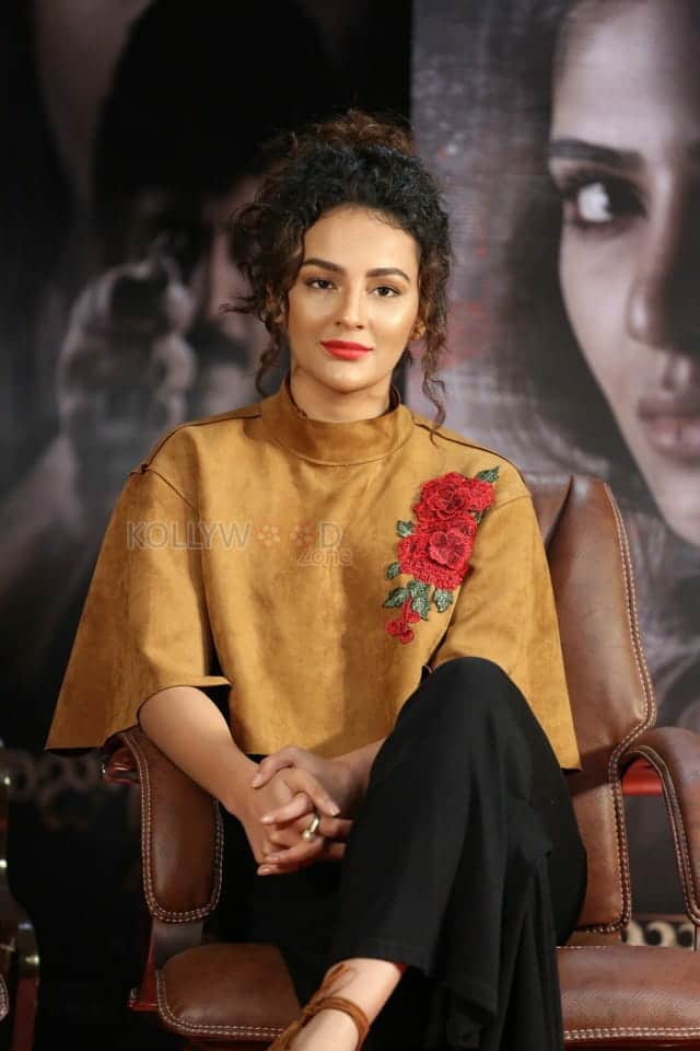 Seerat Kapoor At Raju Gari Gadhi 2 Press Meet Photos 05