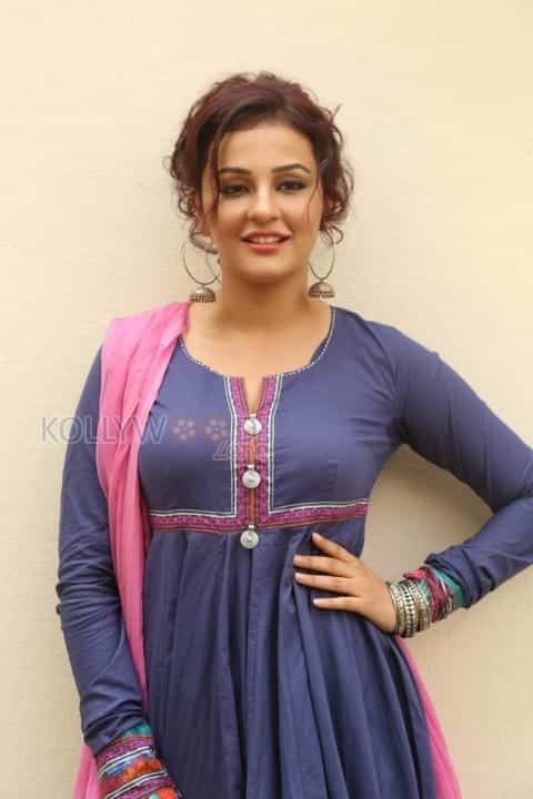 Seerat Kapoor Photos 02