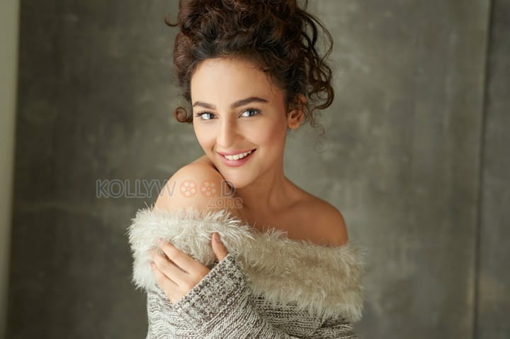 Seerat Kapoor Rare Unseen Photoshoot Pictures 07