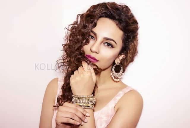 Sexy Seerat Kapoor Pictures 13