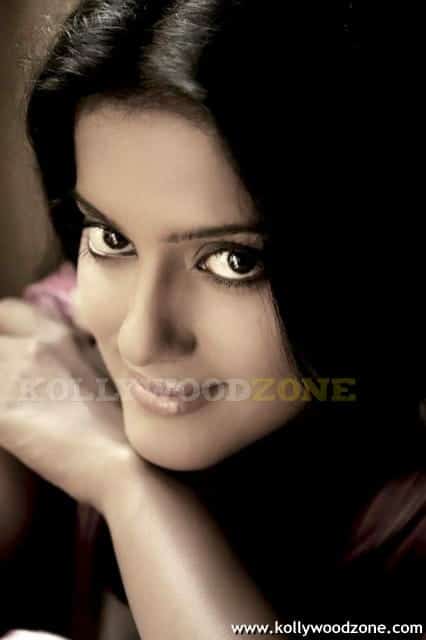 Sexy Vishakha Singh Pics002