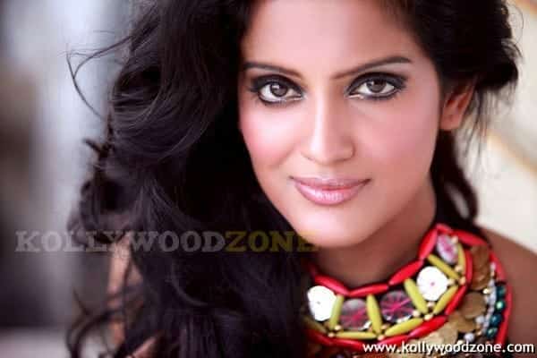 Sexy Vishakha Singh Pics003