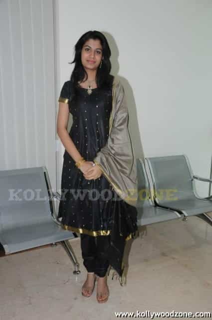 Shreya Dhanvantari Pics 05