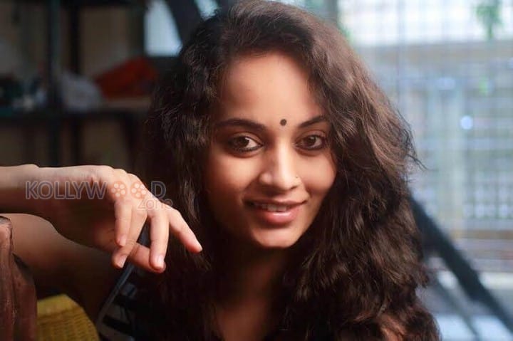 Suja Varunee Photoshoot Stills 05