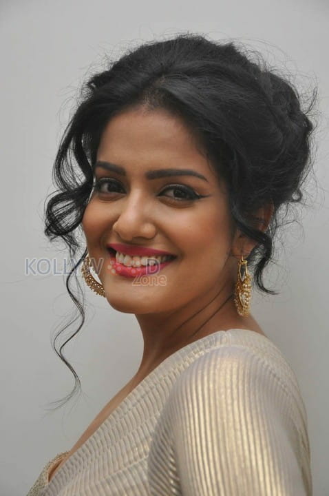 Tamil Actress Vishakha Singh Pictures 06