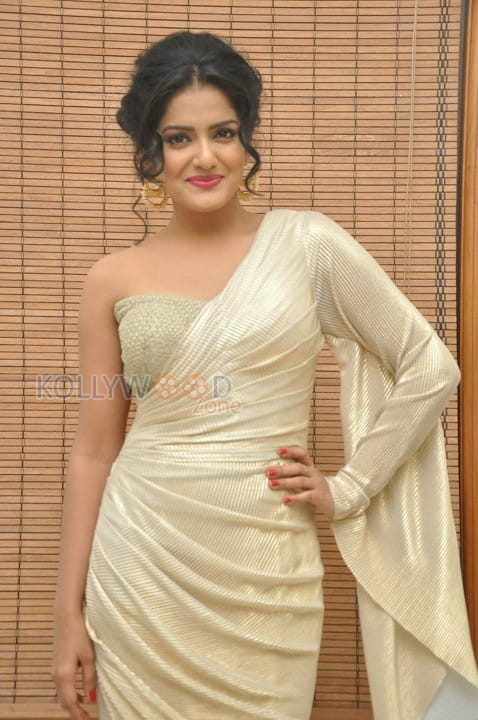 Tamil Actress Vishakha Singh Pictures 26