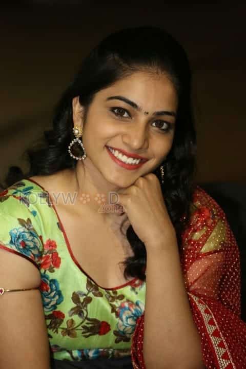 Telugu Actress Punarnavi Bhupalam Photos 20