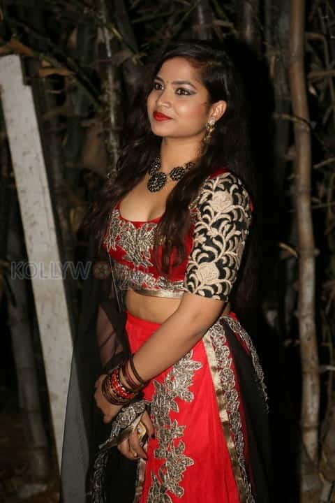 Telugu Actress Sirisha Dasari Pictures 14