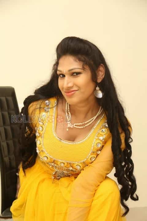 Telugu Actress Sirisha Hot Photos 04