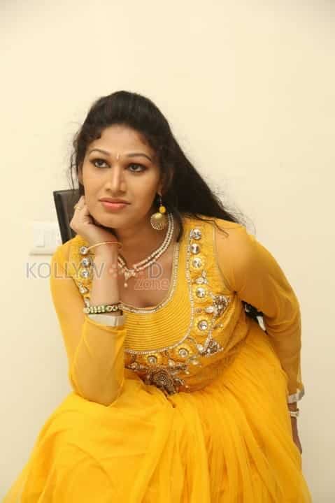 Telugu Actress Sirisha Hot Photos 19