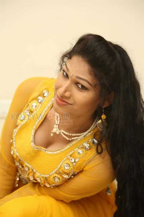 Telugu Actress Sirisha Hot Photos 22