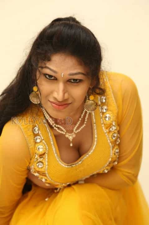 Telugu Actress Sirisha Hot Photos 27