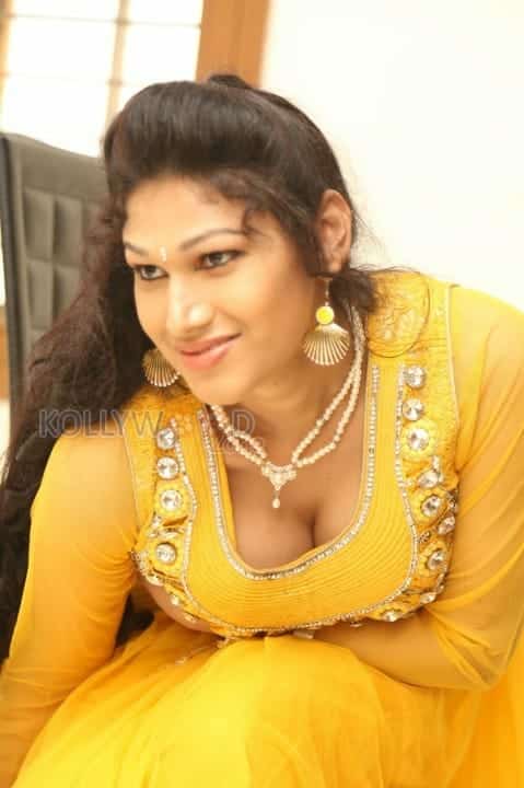 Telugu Actress Sirisha Hot Photos 29